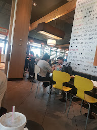 Photo n°23 de McDonald's à Villetelle ()