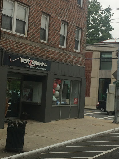 Cell Phone Store «Pelham Verizon Wireless», reviews and photos, 235 Fifth Ave, Pelham, NY 10803, USA