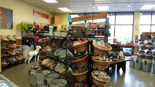 Pet Supply Store «Mud Bay», reviews and photos, 13210 Meridian E, Puyallup, WA 98373, USA