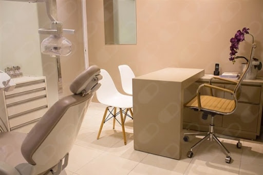 Logo da empresa - Dra. Renata Clajus, Dentista