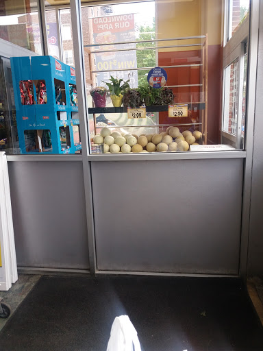 Grocery Store «Foodtown of Kensington», reviews and photos, 382 McDonald Ave, Brooklyn, NY 11218, USA