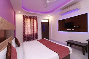 Decent Spa Sarvice 24 Hours In Mathura image
