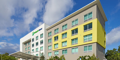 Holiday Inn Express & Suites Doral - Miami, an IHG Hotel