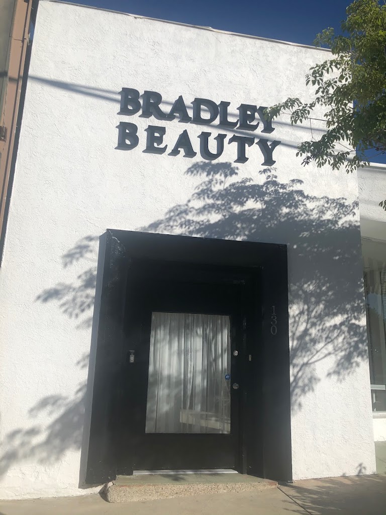 Bradley Beauty 90049