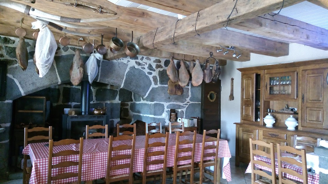 Auberge Restaurant de Boudenche à Dienne (Cantal 15)