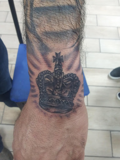 Explore tattoo collarbone ideas, creative tattoo ideas in Houston, available at Orlandos Tattoo Studio