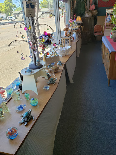 Gift Shop «Holes inthe Wall / Walls Gifts & More», reviews and photos, 705 N State St, Ukiah, CA 95482, USA