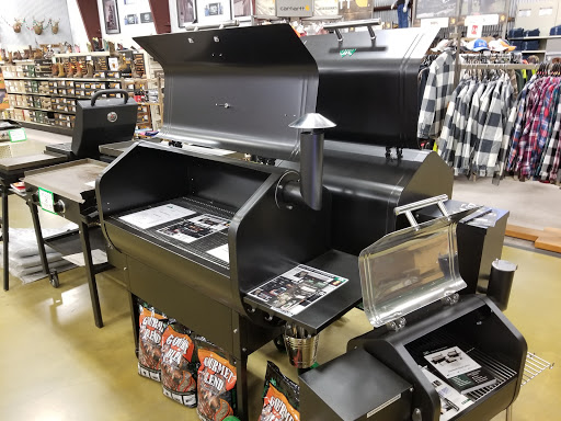 Farm Equipment Supplier «Tarwater Farm & Home Supply», reviews and photos, 4107 NW Topeka Blvd, Topeka, KS 66617, USA