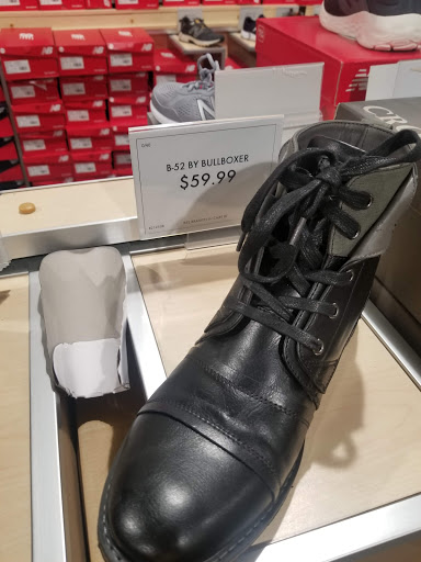 Shoe Store «DSW Designer Shoe Warehouse», reviews and photos, 8506 E 71st St, Tulsa, OK 74133, USA