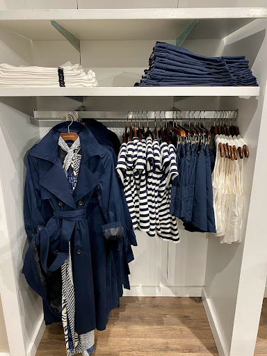 Clothing Store «Banana Republic», reviews and photos, 454 Evergreen Ct, Central Valley, NY 10917, USA