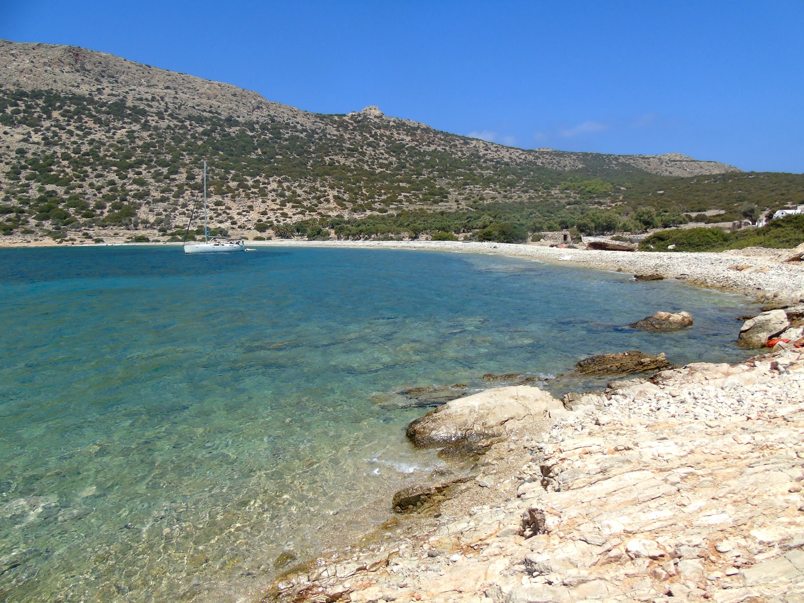 Foto von Alimia beach mit türkisfarbenes wasser Oberfläche