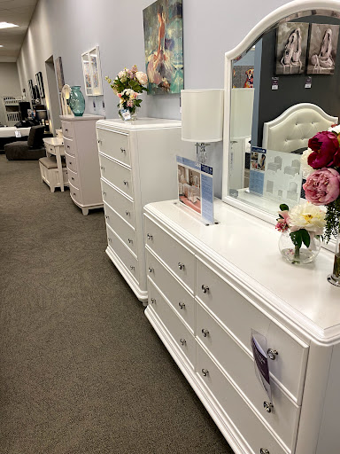 Furniture Store «Raymour & Flanigan Furniture and Mattress Store», reviews and photos, 2100 NJ-38, Cherry Hill, NJ 08002, USA