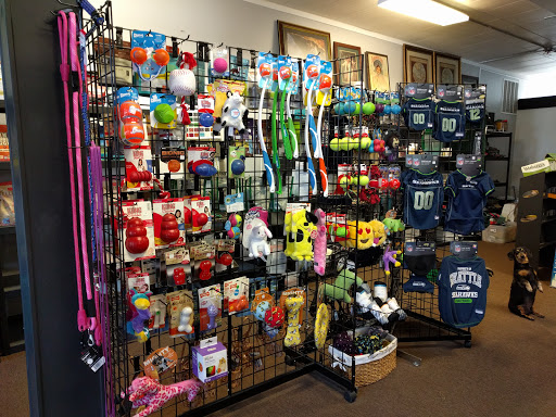 Pet Supply Store «Dog Daze Natural Pet Market», reviews and photos, 105 S Meridian B, Puyallup, WA 98371, USA