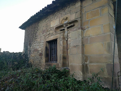 Capilla del Cristo de Mesones o Capilla de los Lomas 39450 Arenas de Iguña, Cantabria, España