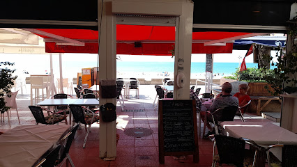 Amore Beach Bar And Restaurant - P. Marítimo de la Barrosa, 5, 11139 Chiclana de la Frontera, Cádiz, Spain