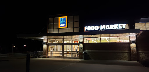 Supermarket «ALDI», reviews and photos, 11 Dowling Village Boulevard, North Smithfield, RI 02896, USA