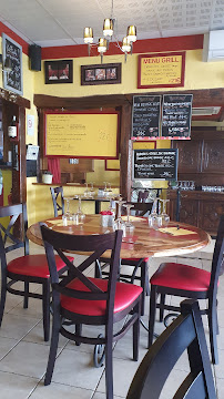 Atmosphère du Restaurant français Auberge de Bourgogne à Charny-Orée-de-Puisaye - n°1