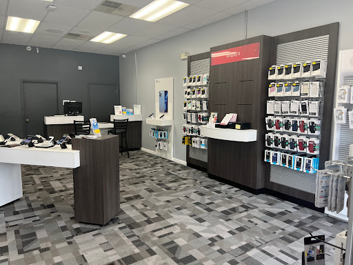 Cell Phone Store «Verizon - Wireless Advantage Premium Retailer», reviews and photos, 634 S Ohio Ave, Live Oak, FL 32064, USA