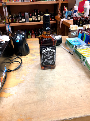 Liquor Store «Liquor Downtown», reviews and photos, 207 E Flagler St, Miami, FL 33131, USA