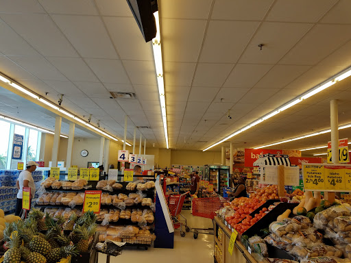 Grocery Store «Save-A-Lot», reviews and photos, 2420 N Dixie Hwy, Hollywood, FL 33020, USA