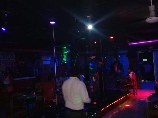 LALOS BAR MEN'S CLUB