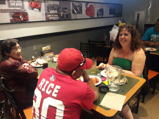 Pizza Restaurant «Round Table Pizza», reviews and photos, 2819 W March Ln, Stockton, CA 95219, USA