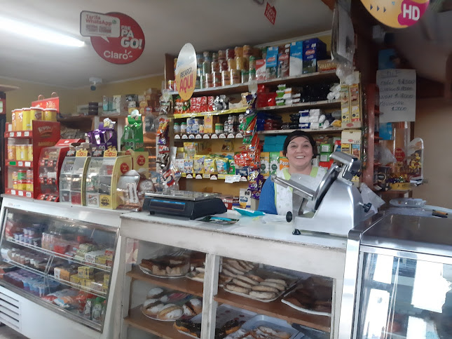 Opiniones de Amasanderia y Minimarket Yire en Puerto Varas - Tienda de ultramarinos