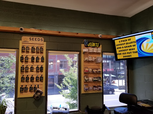 Cannabis store «Helping Hands Herbals», reviews and photos