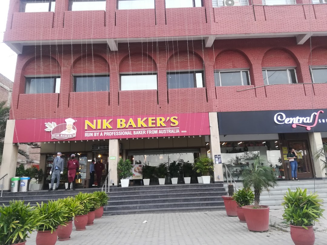 Nik Bakers