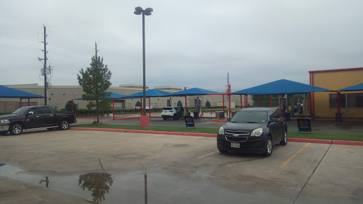 Fall Creek Carwash & Lube Center en Humble