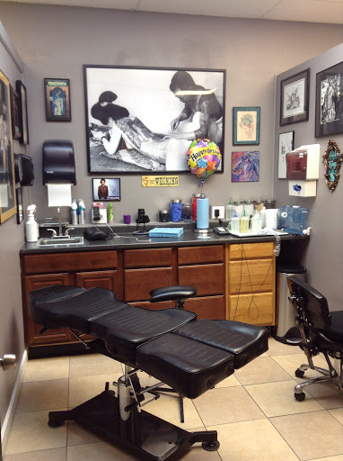 Tattoo Shop «Dark Horse Tattoos», reviews and photos, 395 Garrisonville Rd #103, Stafford, VA 22554, USA