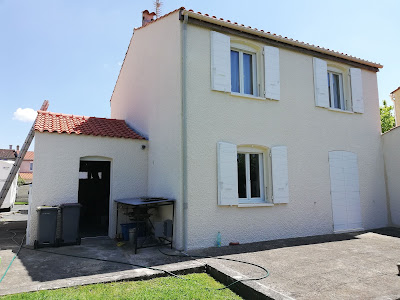 Jm protec habitat TOITURE FACADE NETTOYAGE PEINTURE RAVALEMENT MACONNERIE ANTI MOUSSE HYDROFUGE TARN 81 à Albi