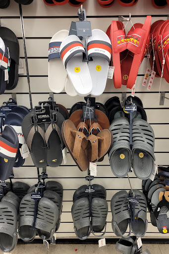 Department Store «T.J. Maxx», reviews and photos, 7555 W Hillsborough Ave, Tampa, FL 33615, USA