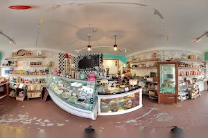 Diva Boutique Bakery image