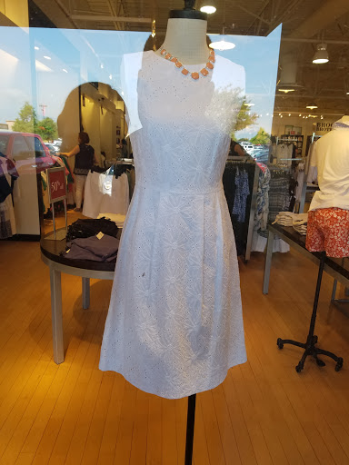 Clothing Store «Brooks Brothers Factory Outlet», reviews and photos, 820 W Stacy Rd, Allen, TX 75013, USA