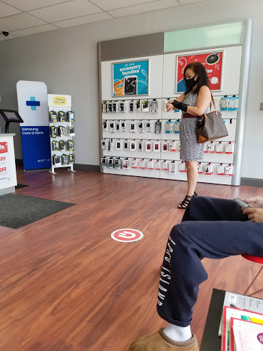 Electronics Repair Shop «uBreakiFix», reviews and photos, 10 Willow Rd #4, Maple Shade Township, NJ 08052, USA