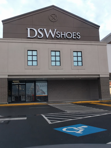 Shoe Store «DSW Designer Shoe Warehouse», reviews and photos, 1824 S 320th St, Federal Way, WA 98003, USA