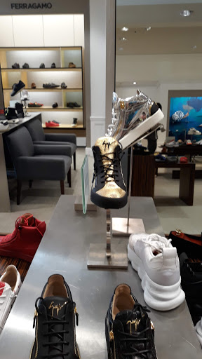 Department Store «Saks Fifth Avenue», reviews and photos, 2 Bala Plaza, Bala Cynwyd, PA 19004, USA