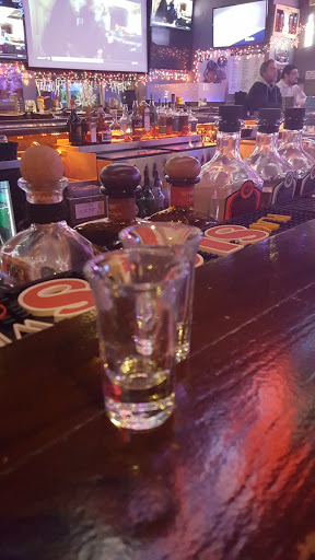 Sports Bar «Chasers Sports Bar & Grill - Pizza - Catering - Delivery - Slots», reviews and photos, 830 S Rand Rd, Lake Zurich, IL 60047, USA