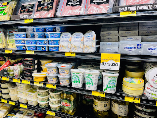 Grocery Store «Grocery Outlet Bargain Market», reviews and photos, 845 Harbor Blvd, West Sacramento, CA 95691, USA