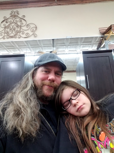 Hair Salon «Sizzor Shak Salon and Color Spa», reviews and photos, 208 E Main St, Collinsville, IL 62234, USA