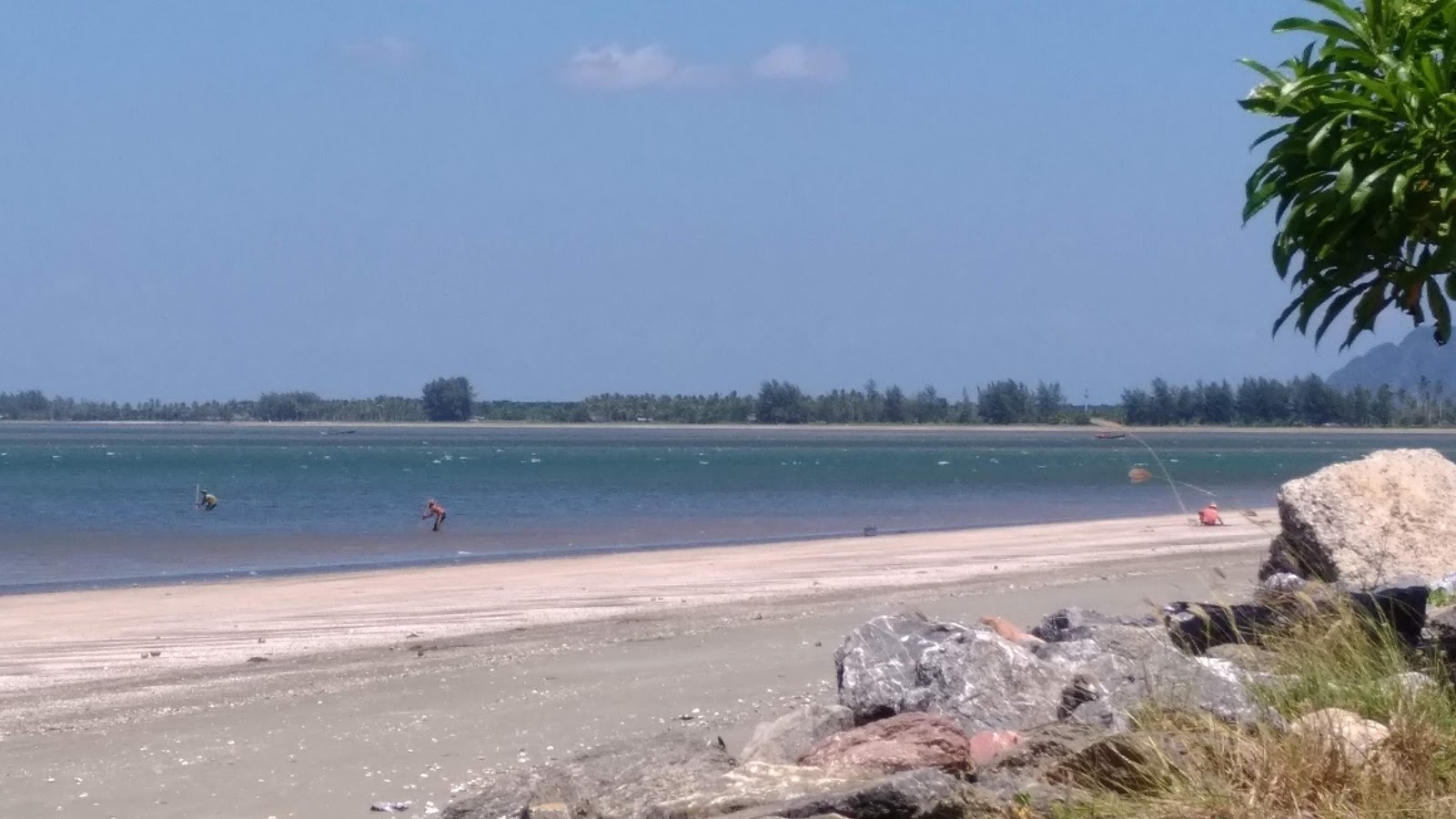 Fotografija Rawai Beach Satoon z srednje stopnjo čistoče