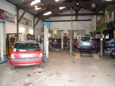 GARAGE PROCUREUR à Monchy-Humières