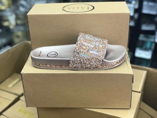 Beauty Supply Store «Kiss Beauty Supply», reviews and photos, 7919 Superior Ave, Cleveland, OH 44103, USA