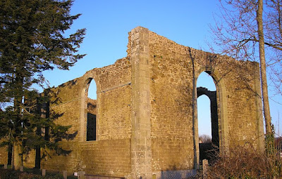 Grand temple inachevé à Percy-en-Normandie