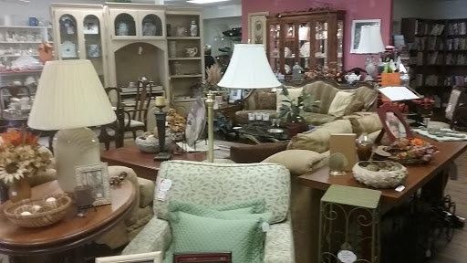 Thrift Store «Assistance League of Phoenix Thrift Boutique», reviews and photos, 7044 N 7th St, Phoenix, AZ 85020, USA