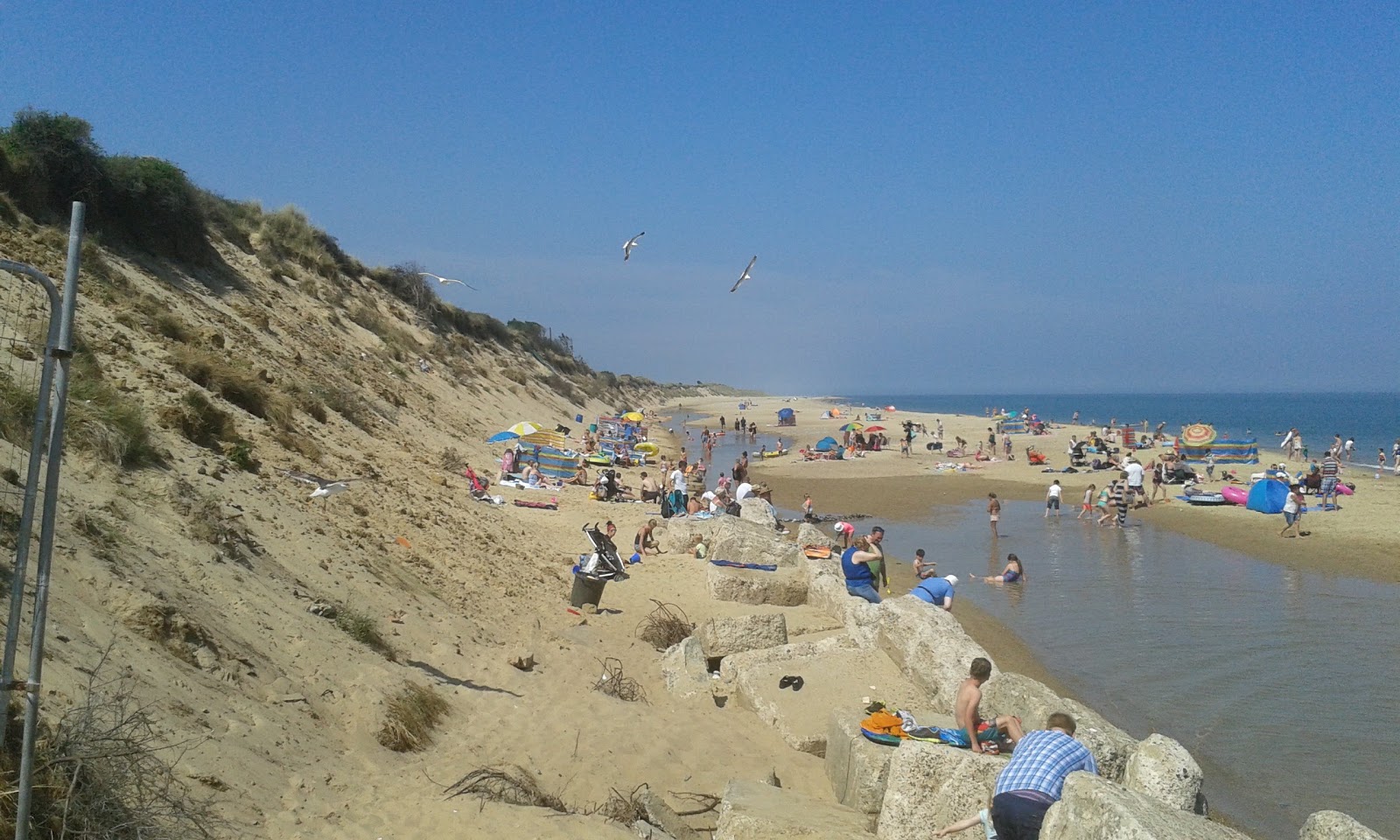 Fotografie cu Hemsby beach cu nivelul de curățenie înalt