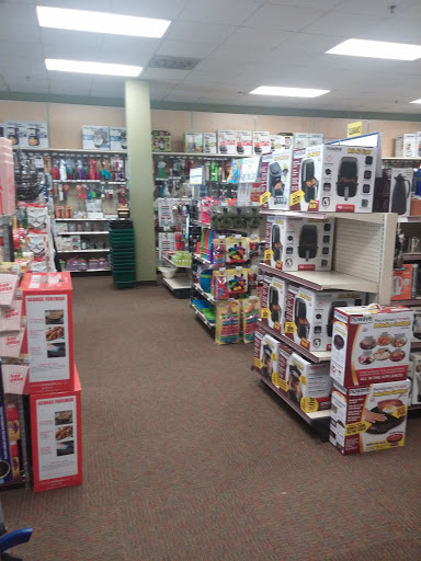 Kitchen Supply Store «Kitchen Collection», reviews and photos, 120 Tanger Dr, Williamsburg, IA 52361, USA