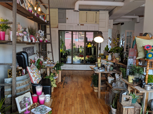 Florist «Lakeside Floral & Gift», reviews and photos, 109 Wildwood Rd, Willernie, MN 55090, USA