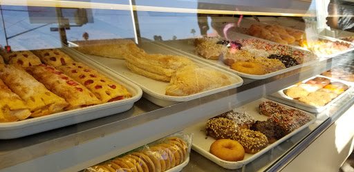 Donut Shop «Circus Donuts», reviews and photos, 1500 W Carson St, Torrance, CA 90501, USA